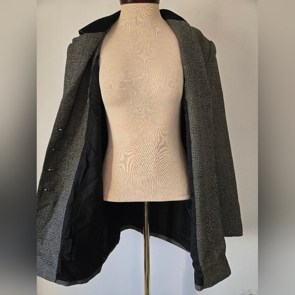 VIA MODA VINTAGE Gray Blazer with Notched Lapels and Tailored Style - Picture 7 of 11